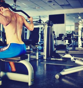 Krachttraining in de sportschool