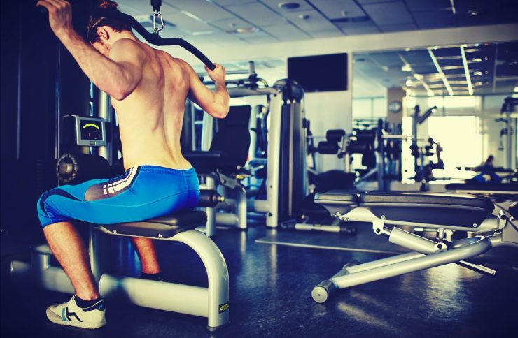 Krachttraining in de sportschool